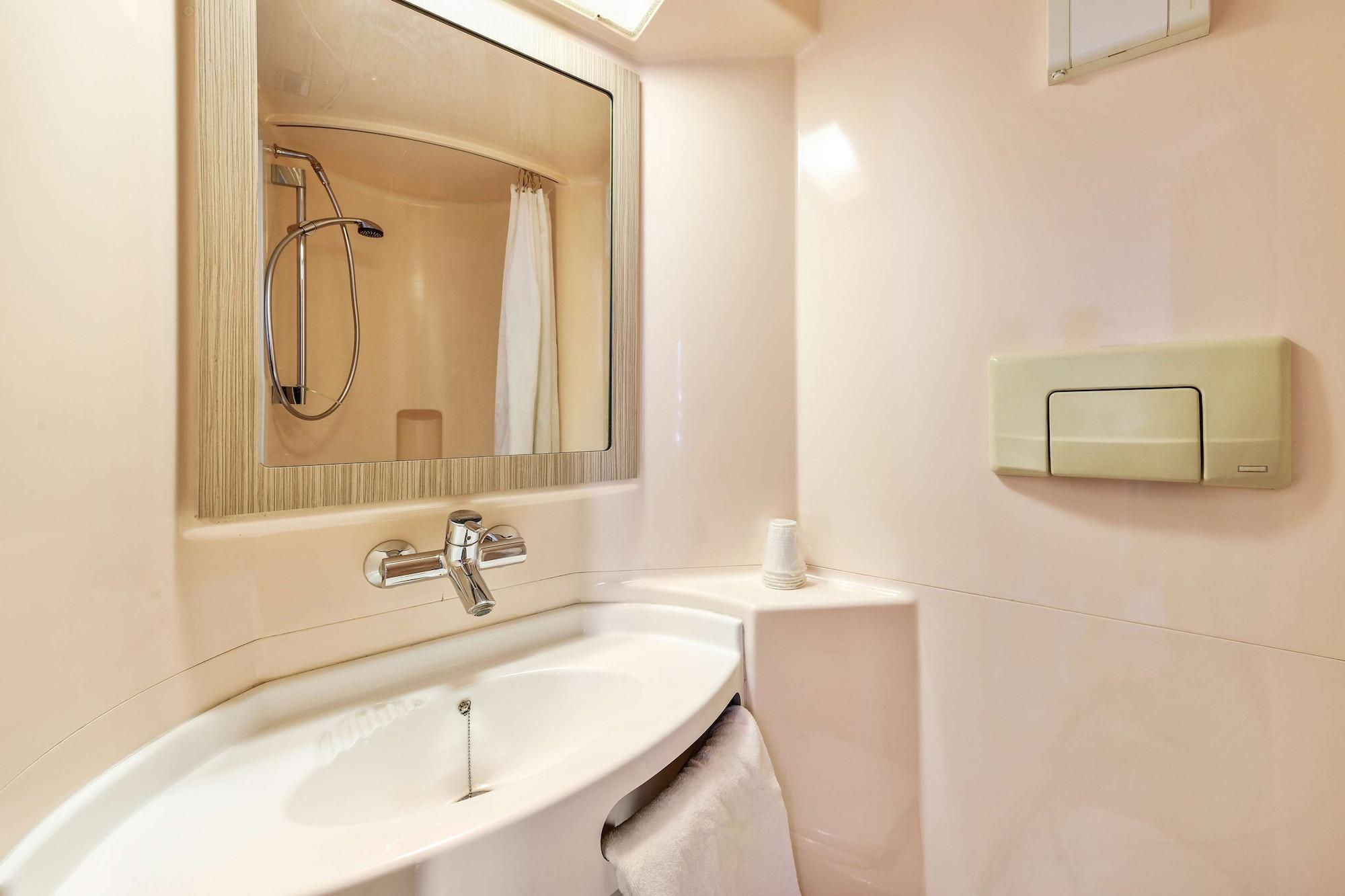 Hotel Premiere Classe Nord - Memorial 2*